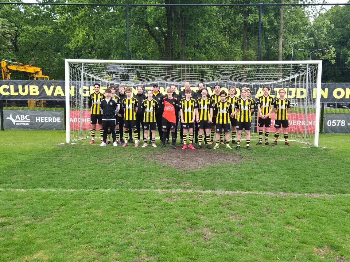Columbia 16-1 sluit seizoen op spectaculaire wijze af met winst op de nummer 3
