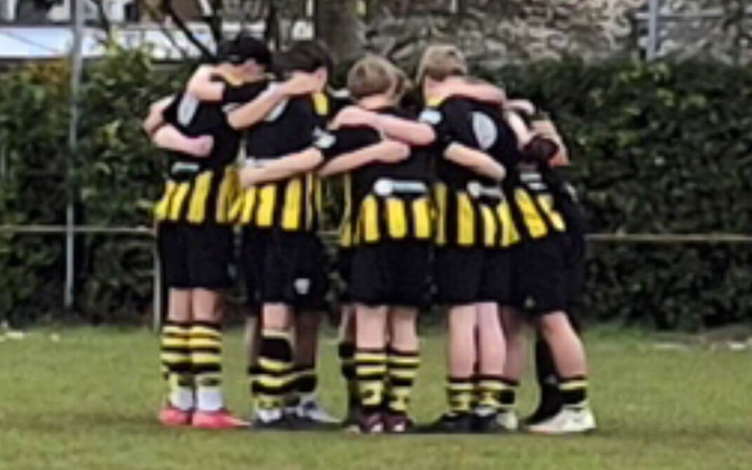 Ongedisiplineerd Columbia 16-1  Speelt 1ste helft als makke lammetjes en krijgt maar liefst 7 goals om de oren