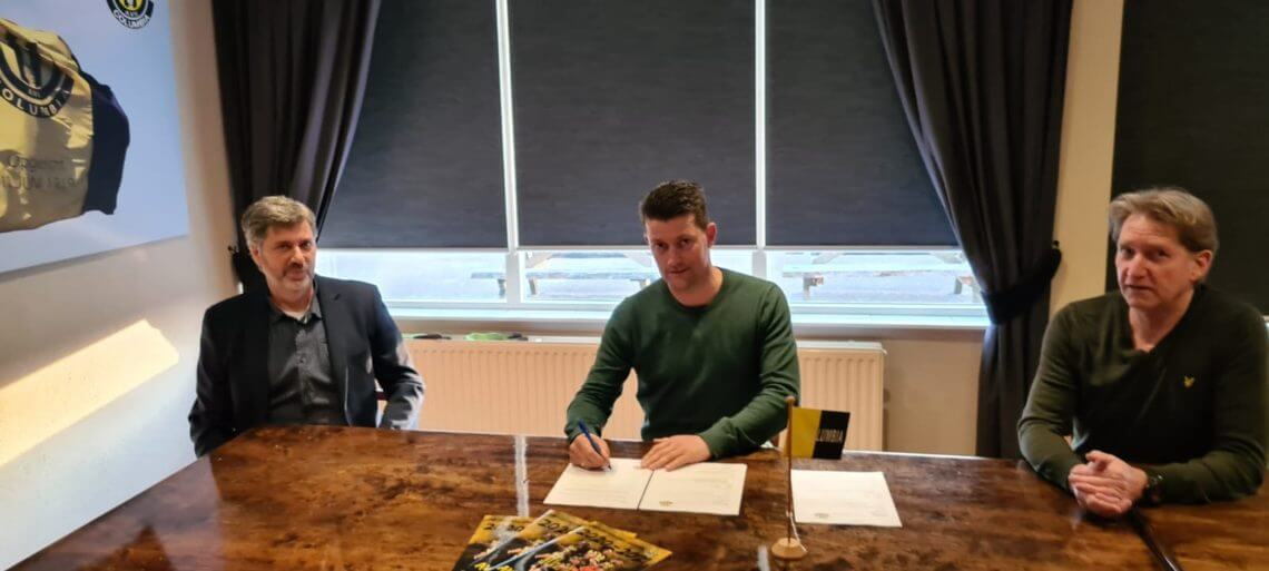 Tekenen contract hoofdtrainer Willem Mulderij - [Archief]