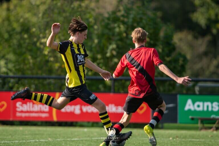 Keeper Columbia 17-1 redt punt in moeizaam duel Keeper Columbia 17-1 redt punt in moeizaam duel