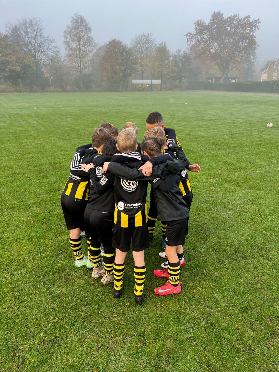 De mist trekt op; Columbia JO10-2 vs. Robur et Velocitas JO10-5