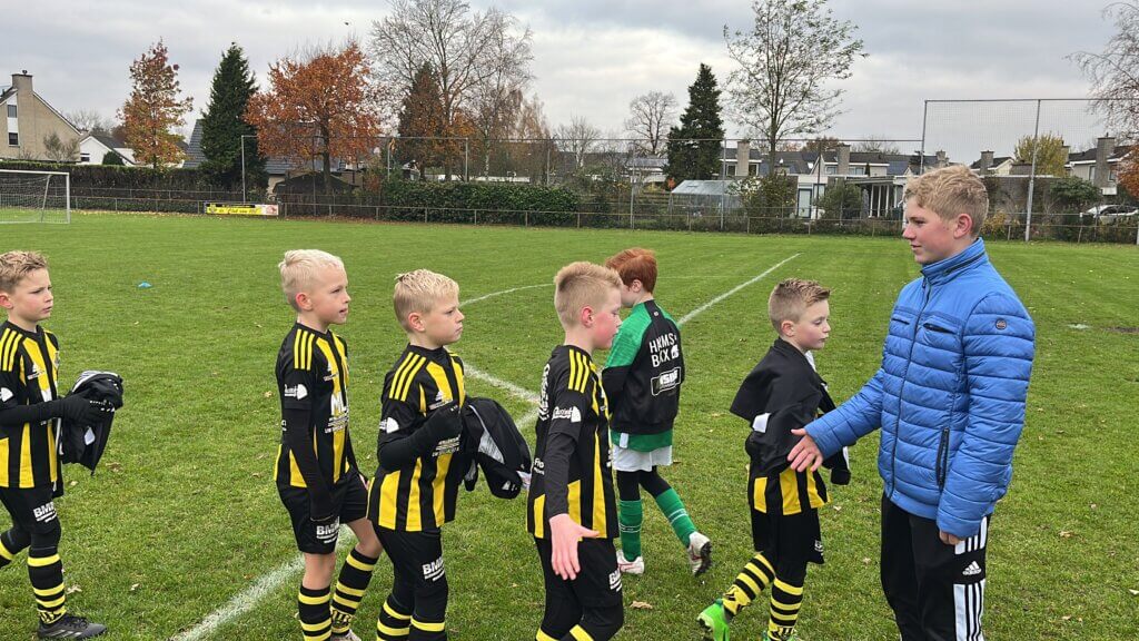 Columbia JO9-1 vs Groenwit JO9-2: het gras is toch groener aan de Winkewijertlaan