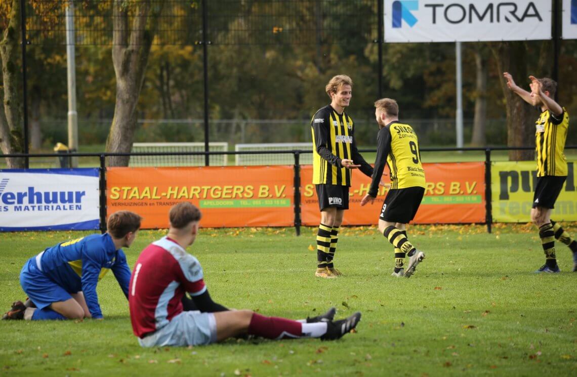 Columbia 2 dendert door en verslaat SP Lochem 2 - [Archief]